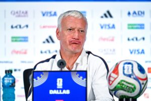 Didier Deschamps arremete contra Iván Barton