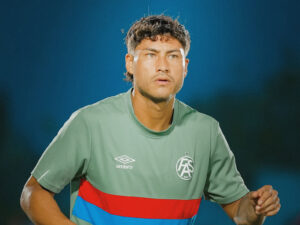 FAS oficializa la salida de Dustin Coreas
