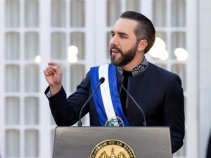 Nuevas Ideas oficializa candidatura presidencial de Nayib Bukele